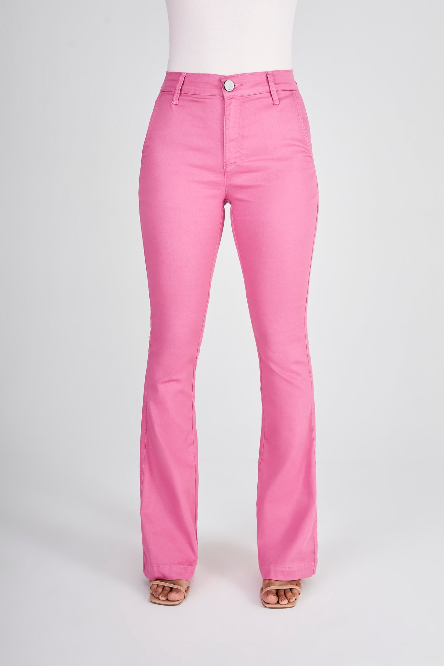 calça sarja color flare cintura intermediária alfaiataria