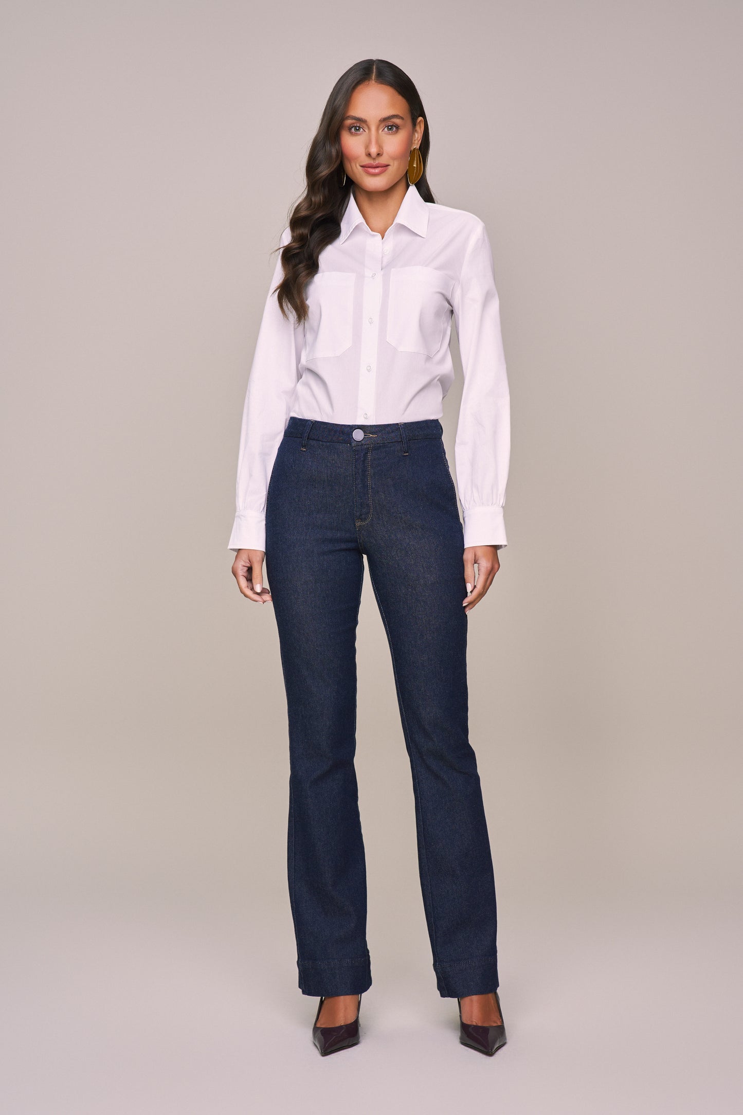 calça jeans flare cinturaintermediária alfaiataria