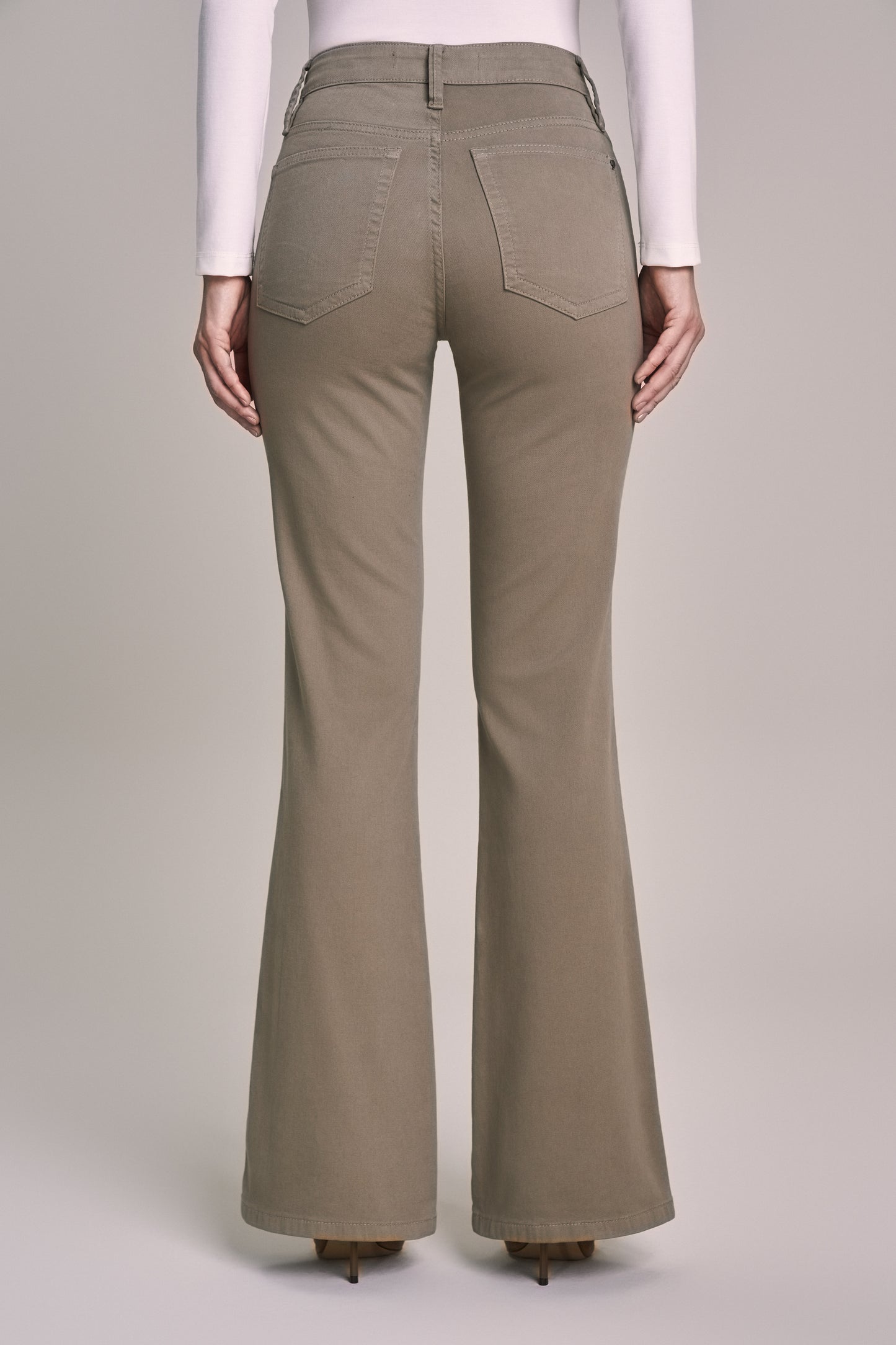 calça malha color flare cintura intermediária tradicional