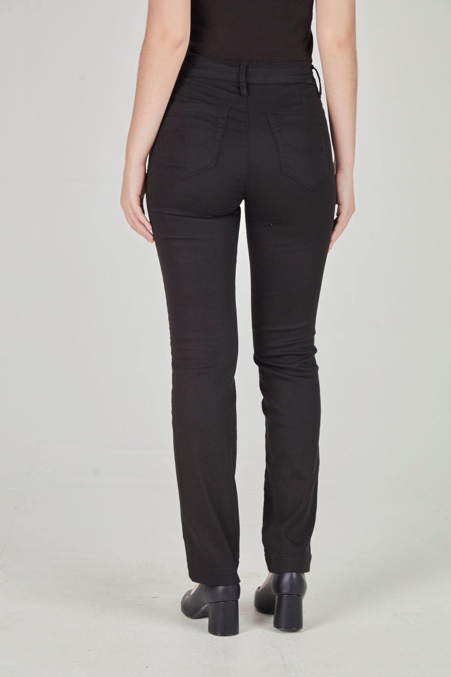calça sarja color reta cintura intermediária alfaiataria