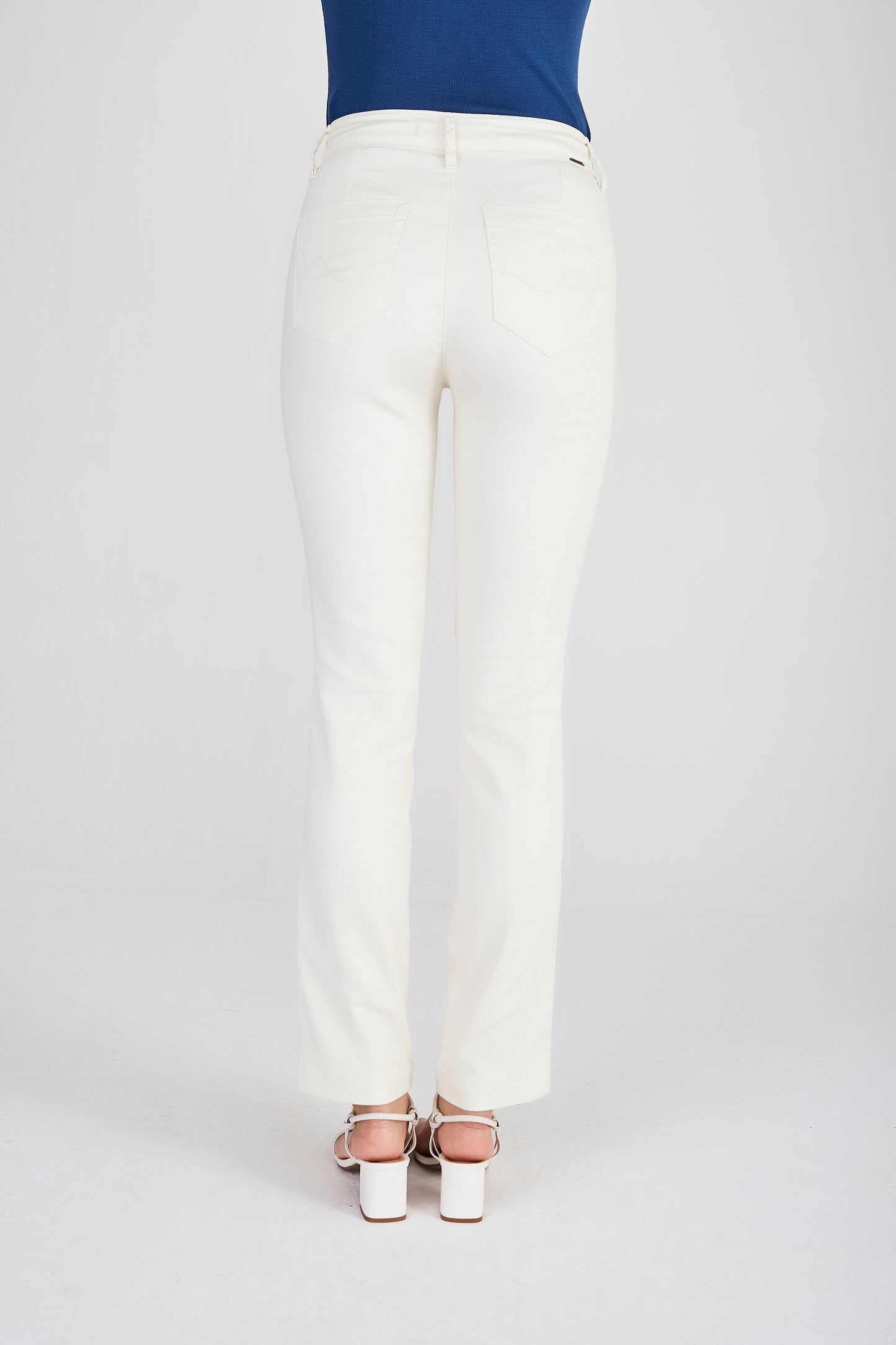 calça sarja color reta cintura intermediária alfaiataria