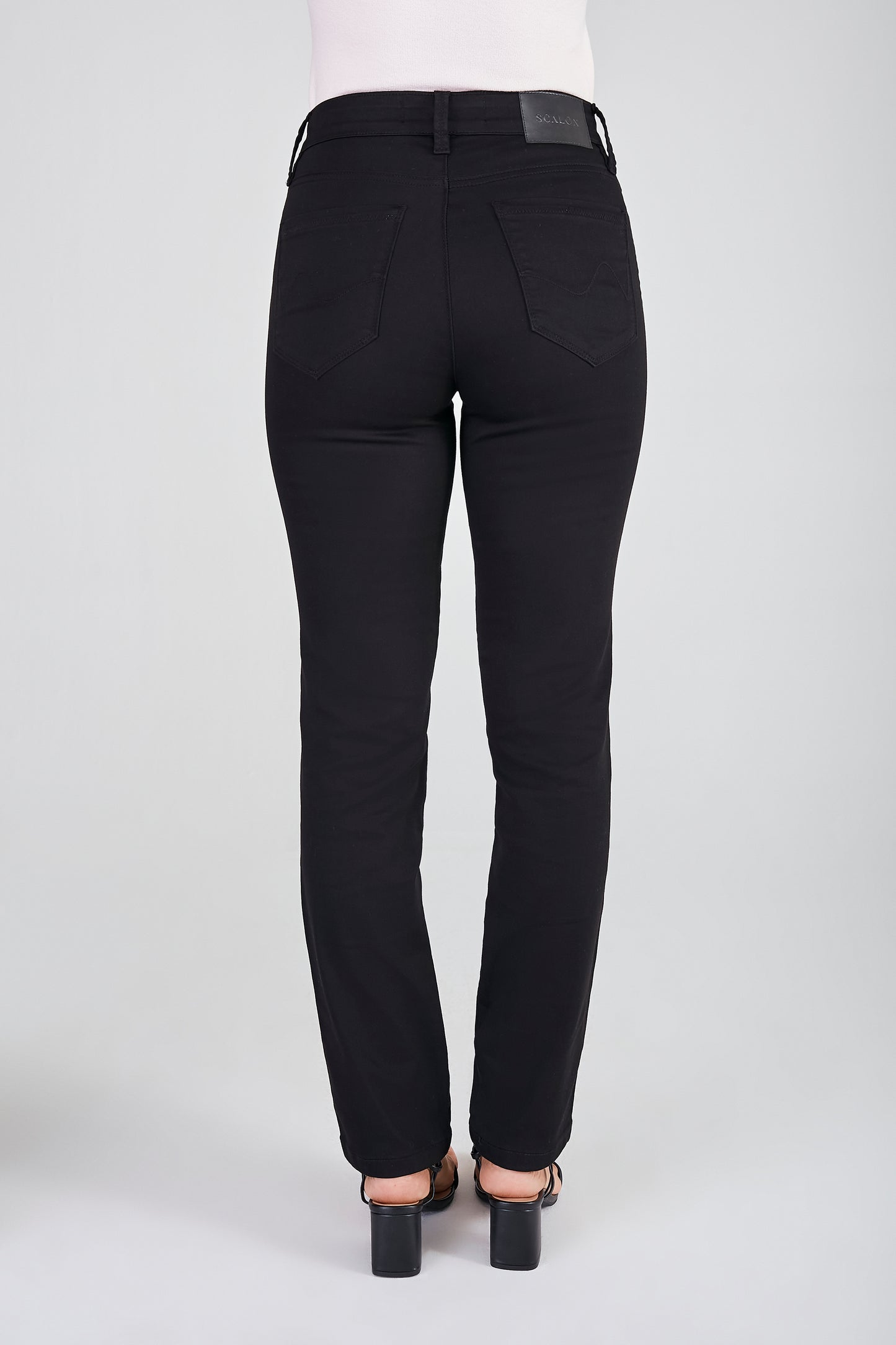 calça sarja color reta cintura intermediária básica