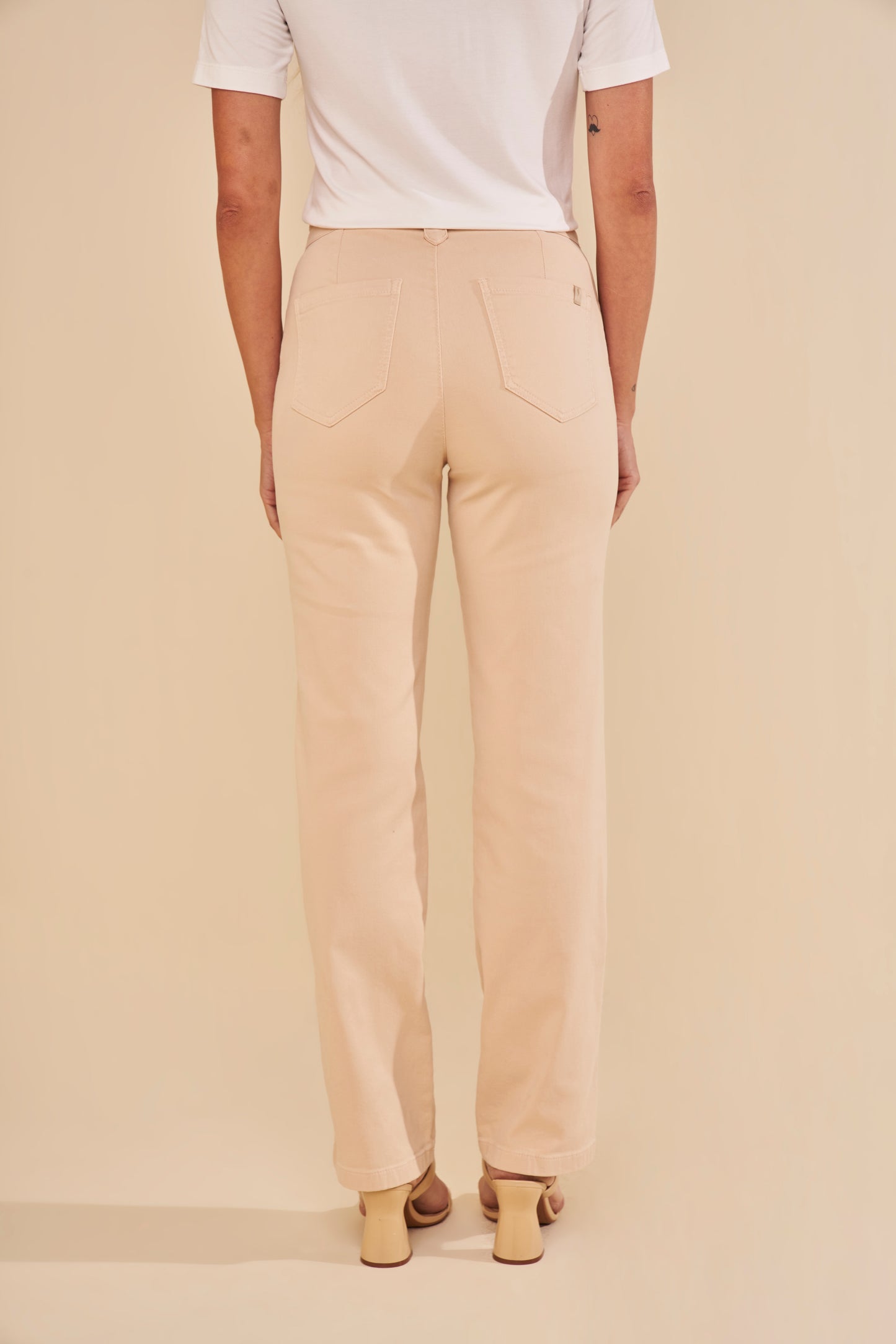 calça malha color reta cintura intermediária com bordado