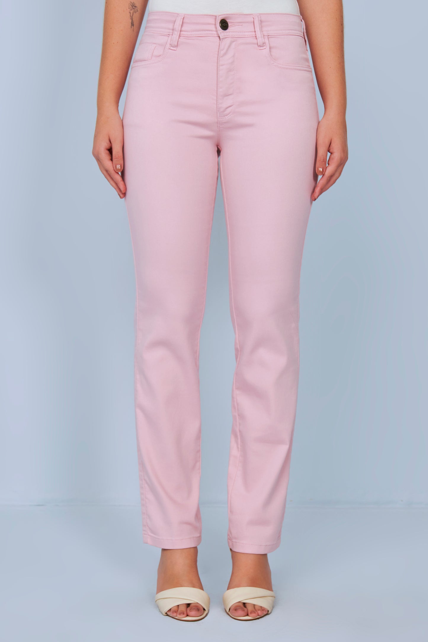 calça sarja color reta cintura intermediária básica