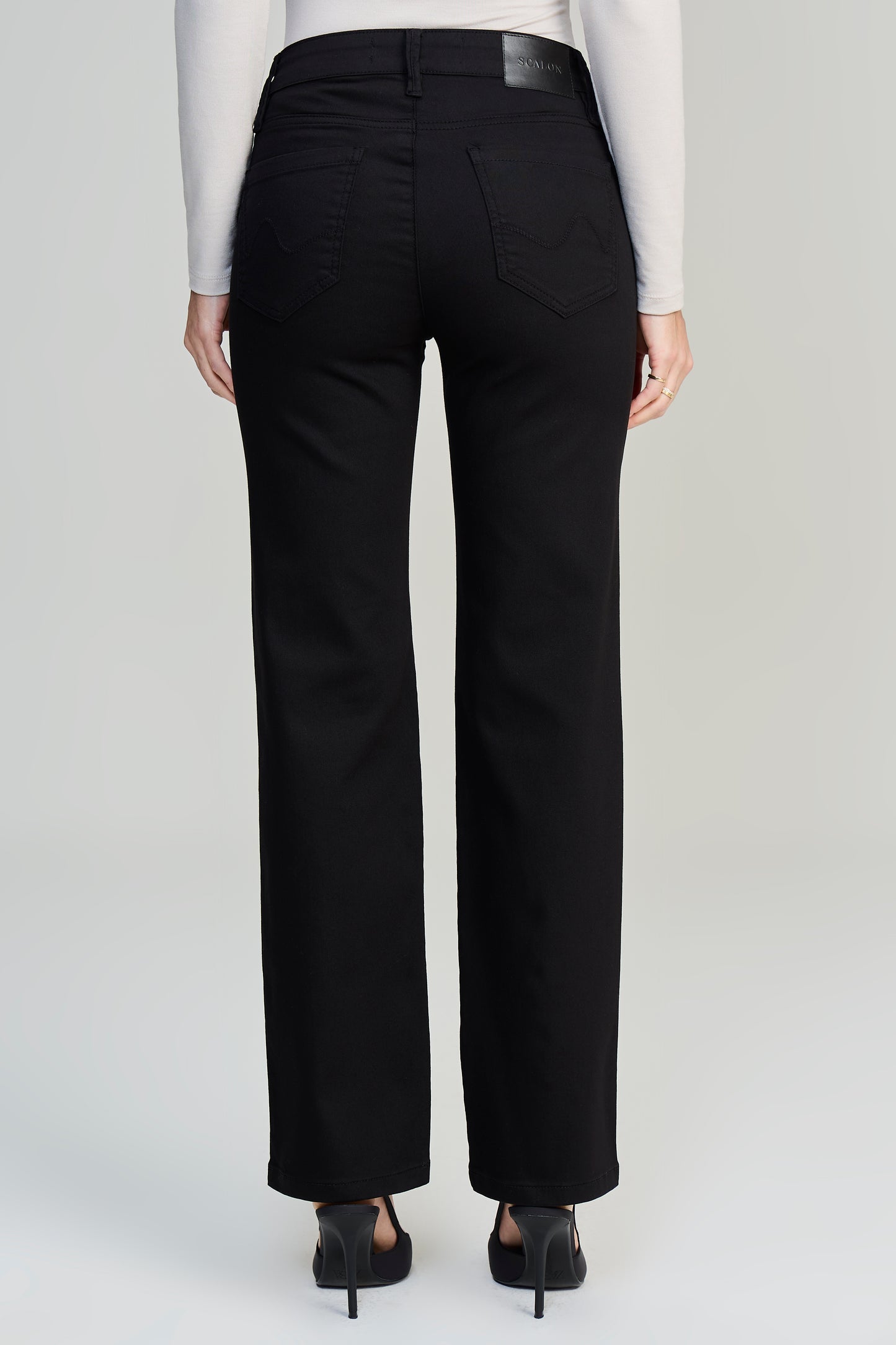 calça  sarja color reta cintura intermediária básica