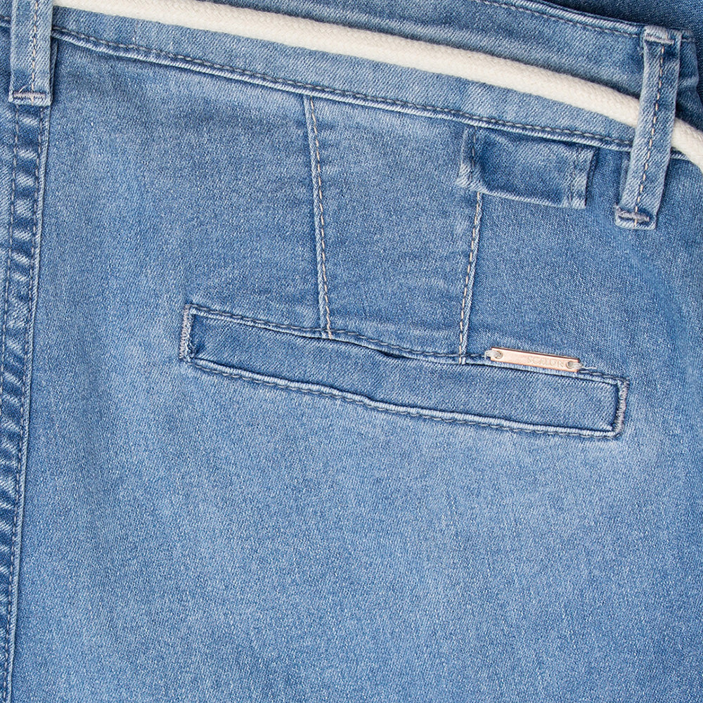 calça jeans reta bolso traseiro embutido cinto para amarrar