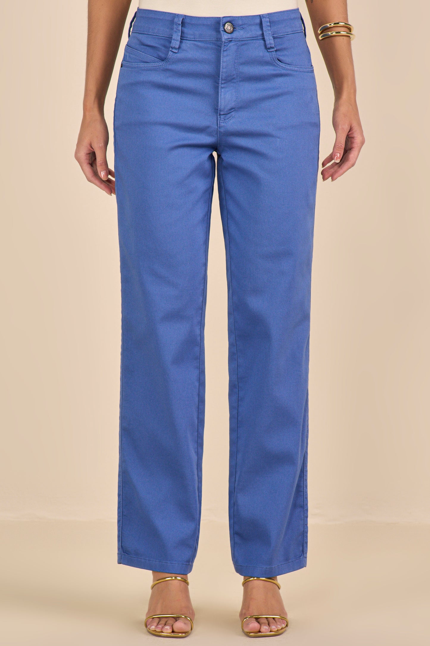calça sarja color reta cintura intermediária com cristais