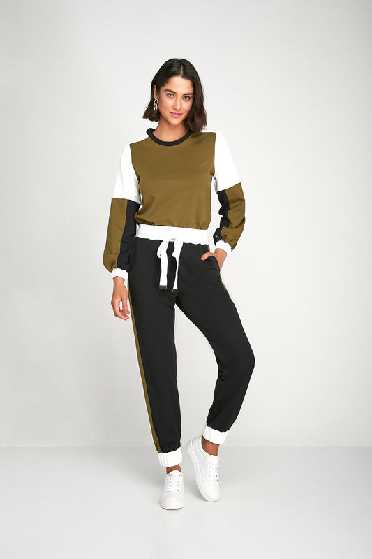 calça moletom jogger com recortes