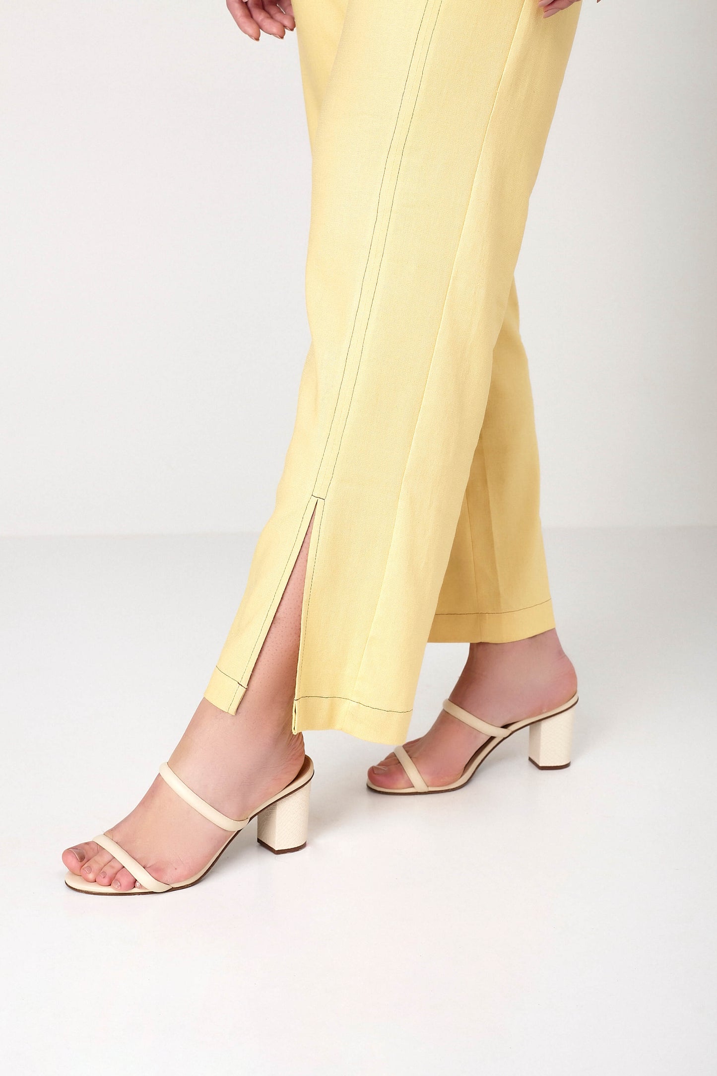 calça linho pantcropped cintura intermediária com abertura