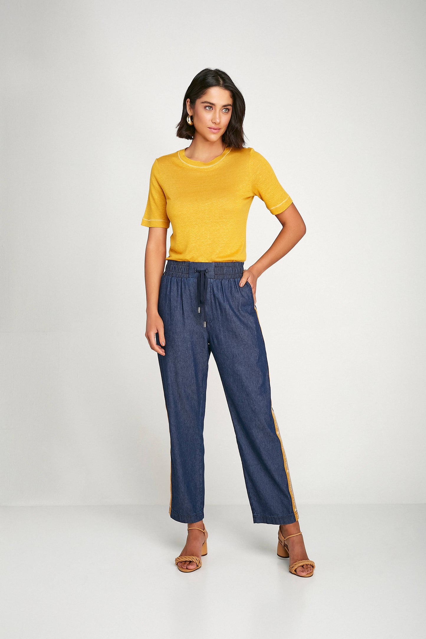 calça jeans pijama cintura intermediária com galão