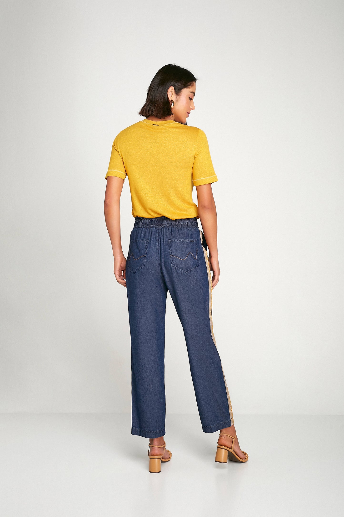 calça jeans pijama cintura intermediária com galão