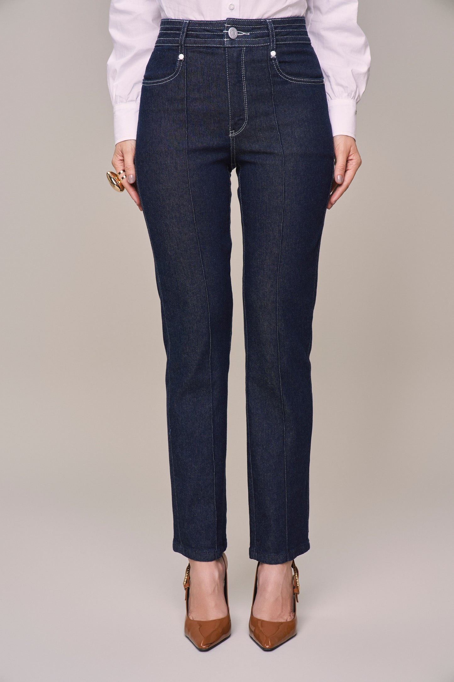 calça jeans reta cintura intermediária com nervura