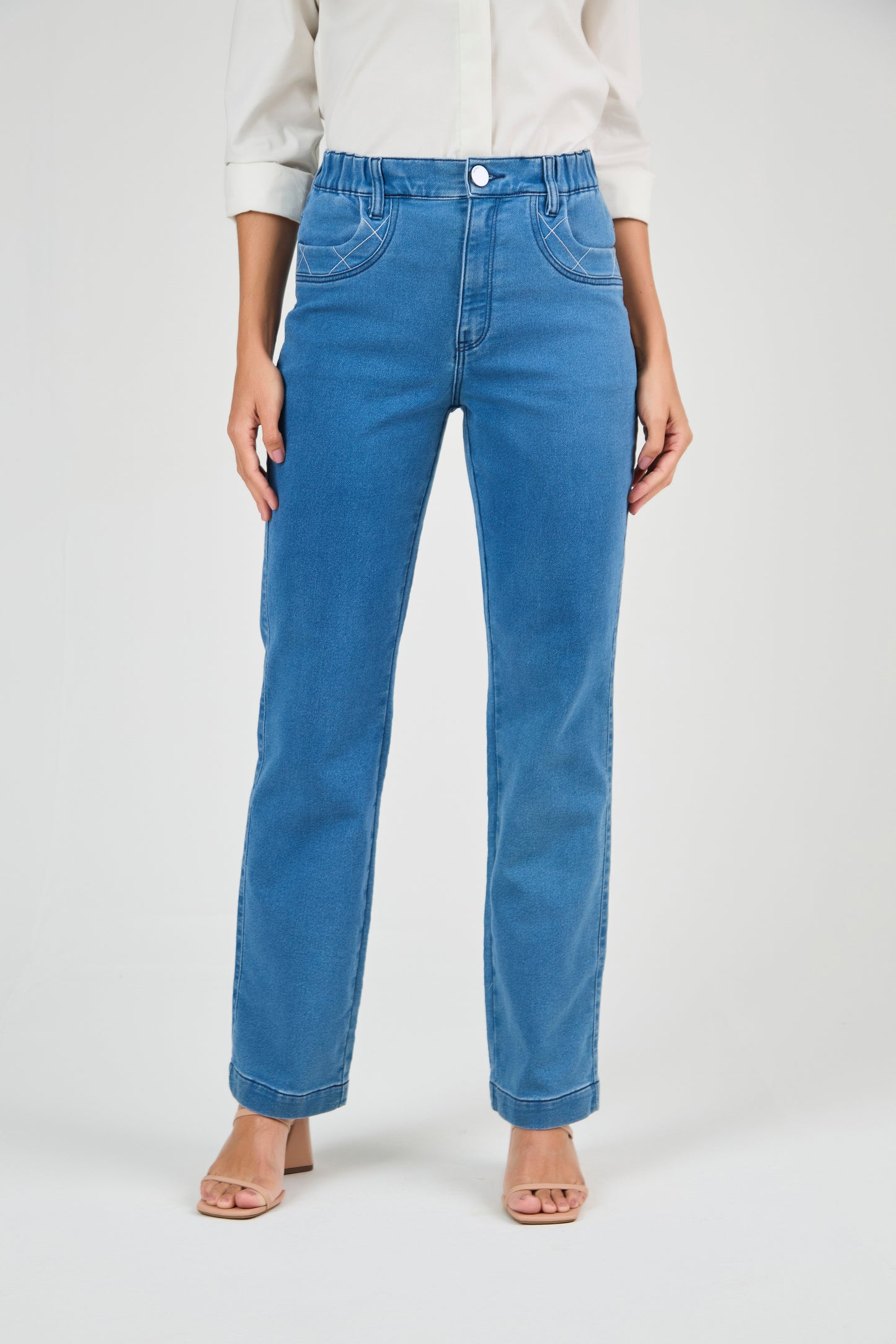 calça jeans malha reta cintura intermediria com bordado