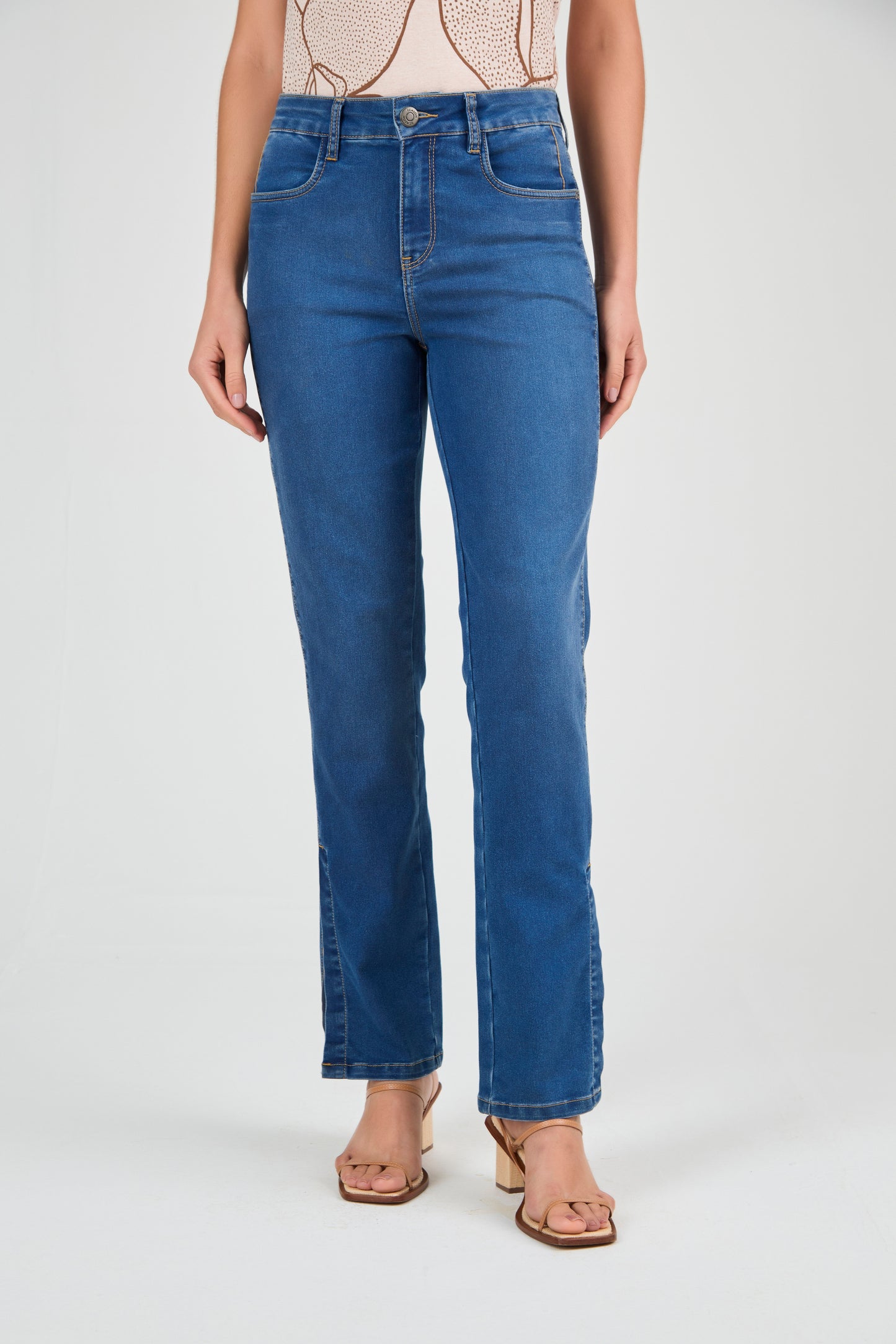 cala jeans reta cintura intermediria com abertura
