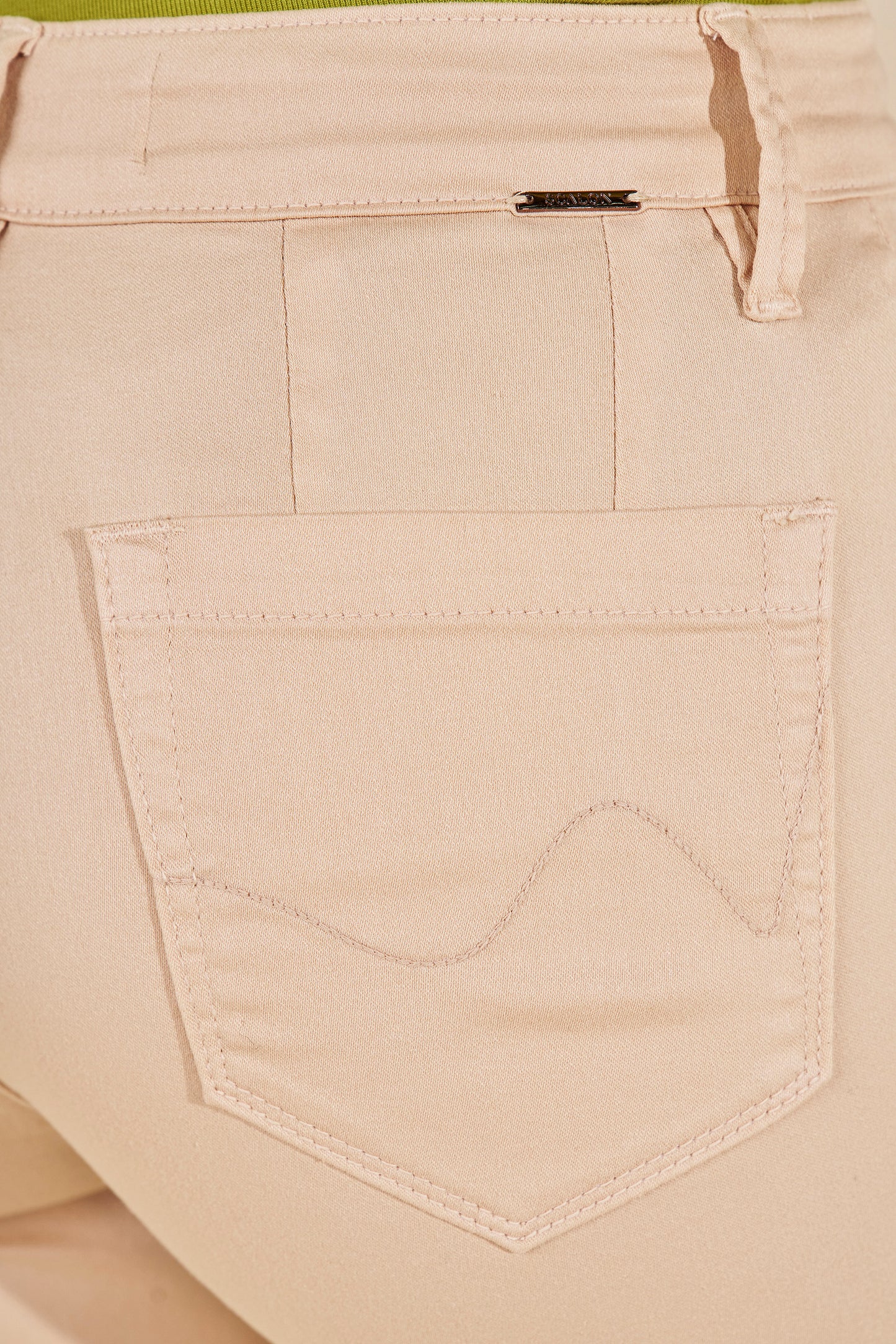 calça sarja color reta cintura intermediária alfaiataria