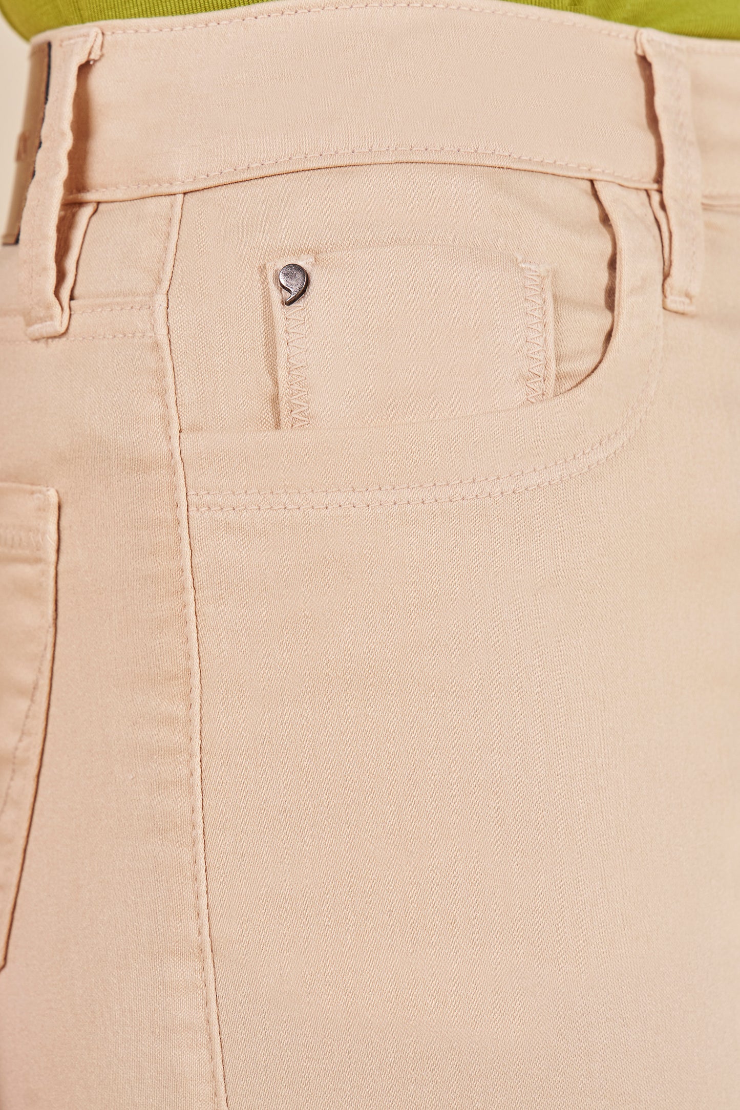 calça sarja color reta cintura intermediária básica