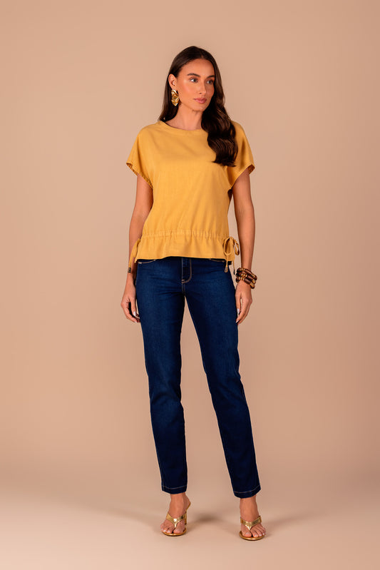 calça jeans reta cintura intermediária com bordados e cristais