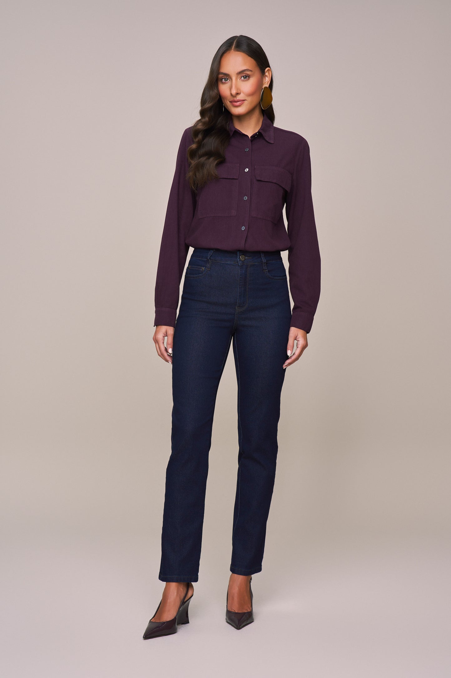 calça jeans reta cintura intermediária tradicional