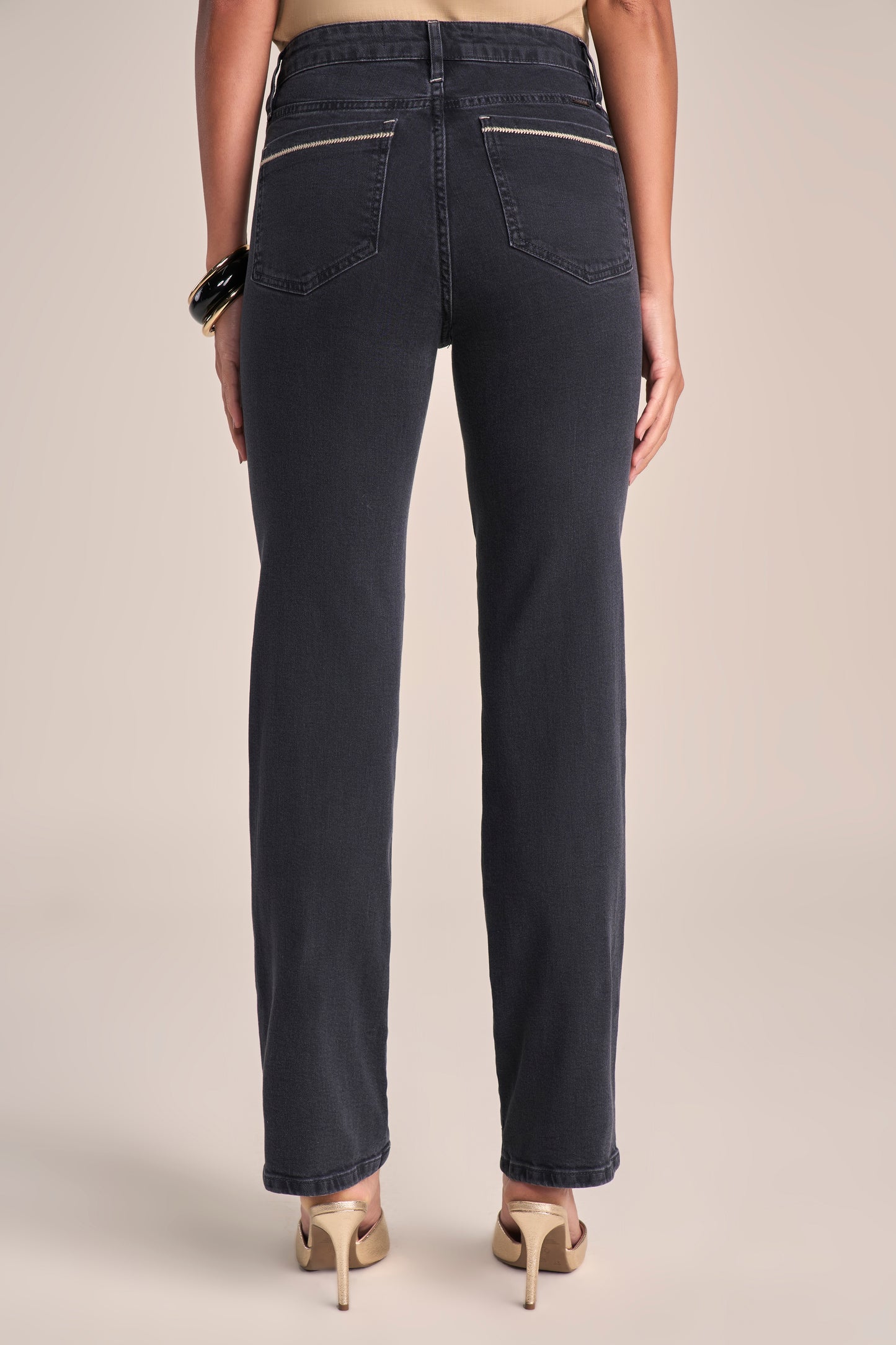 Calça Jeans Black Reta Cintura Intermediária com Bordado