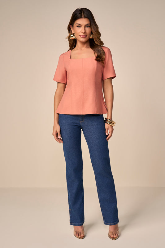 calça jeans reta cintura intermediária com abertura e cristais