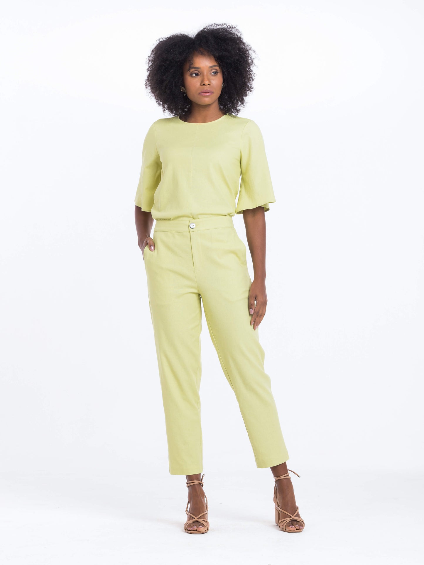 calça linho pant cropped com bolso faca