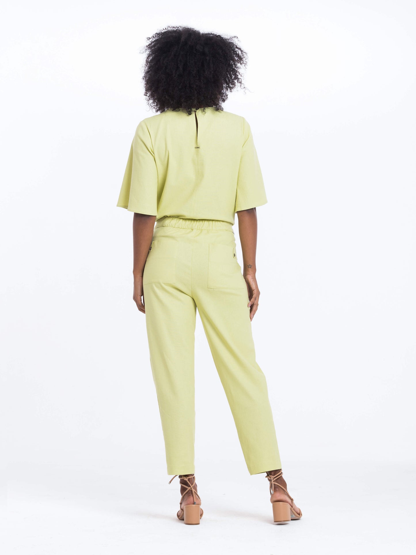 calça linho pant cropped com bolso faca
