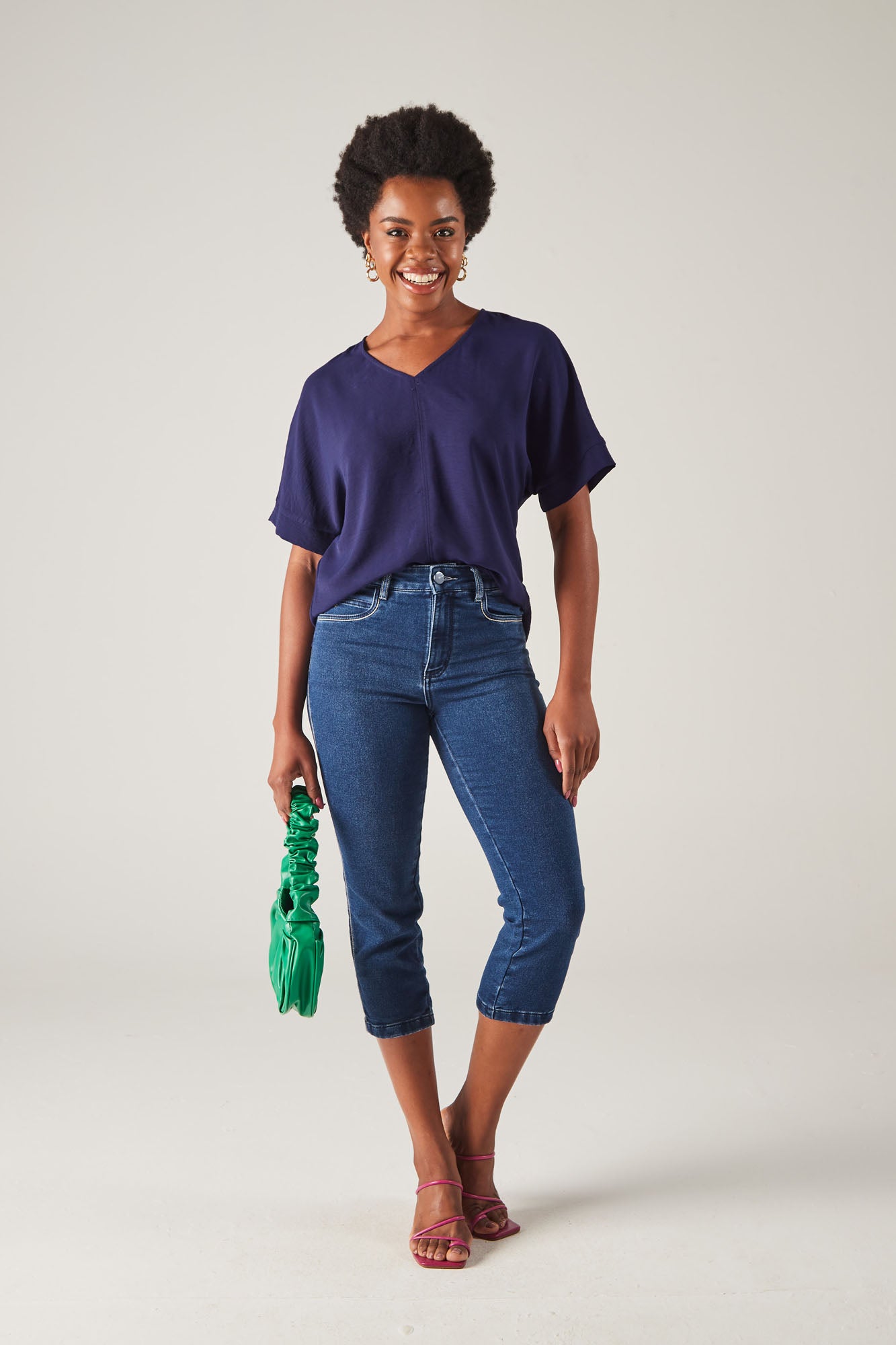 calça jeans malha cropped cintura intermediária com pespontos areia