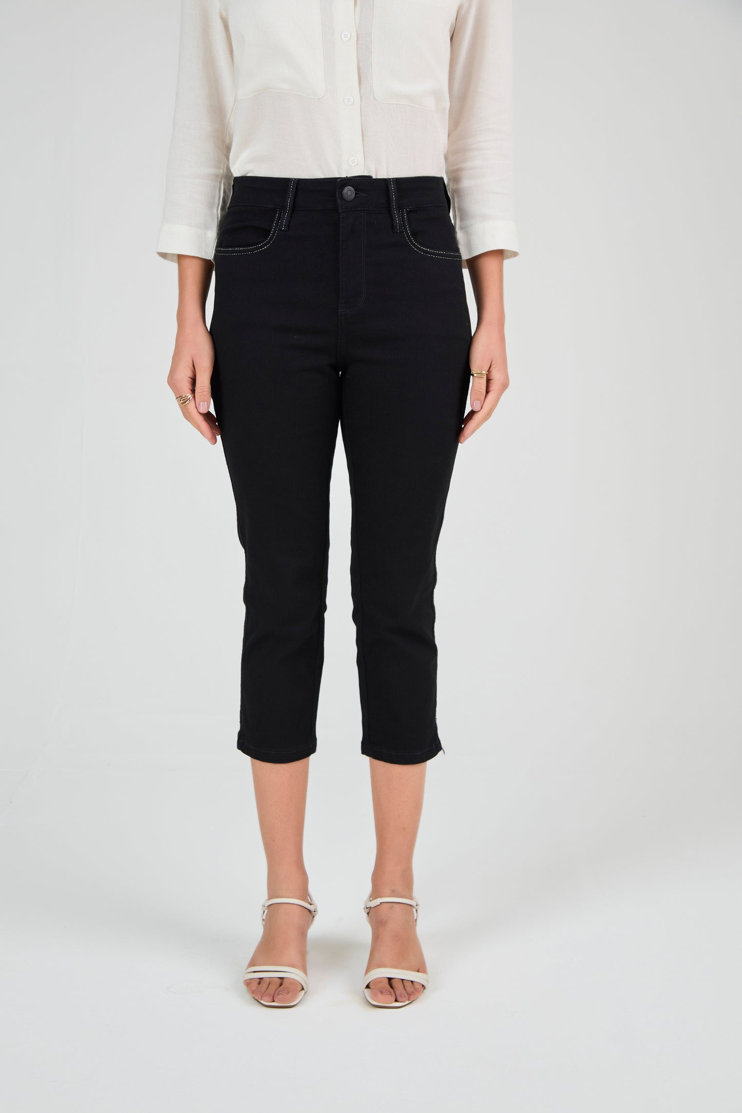 calça jeans black cropped cintura intermediária detalhes metalizado