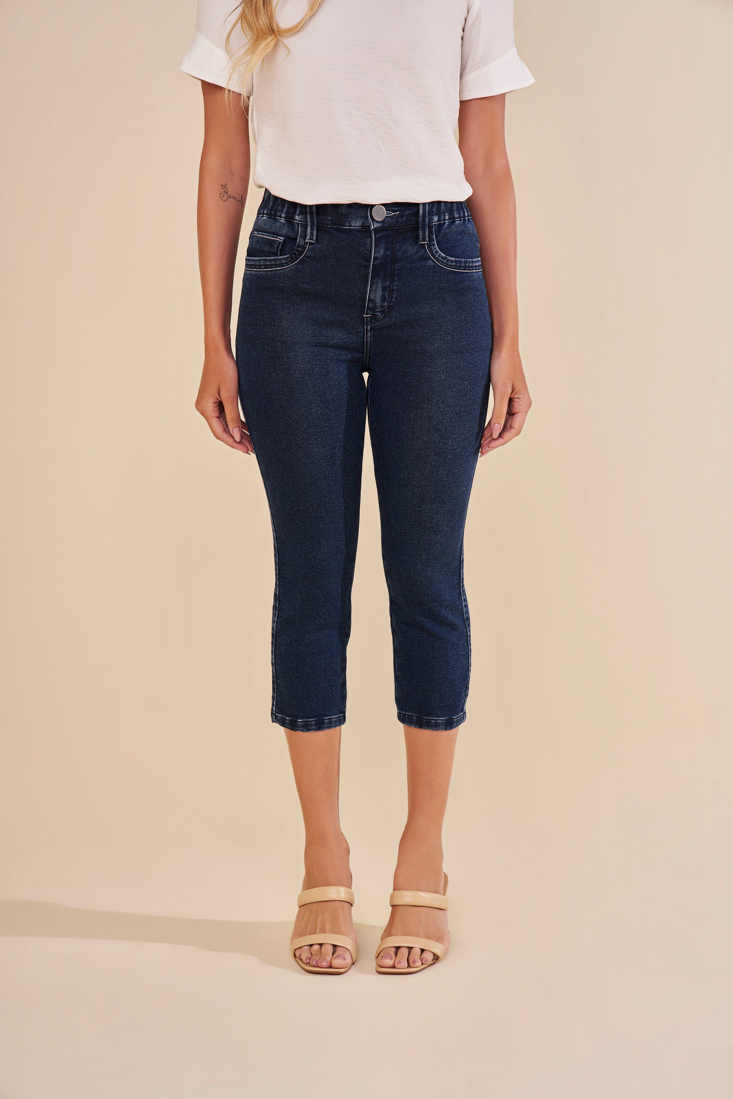 calça jeans malha cropped cintura intermediária com elástico