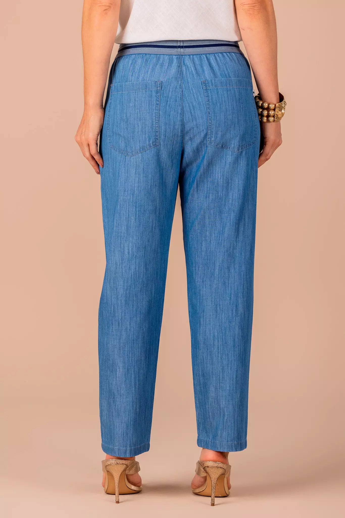 calça jeans pantcropped cintura intermediária com elástico