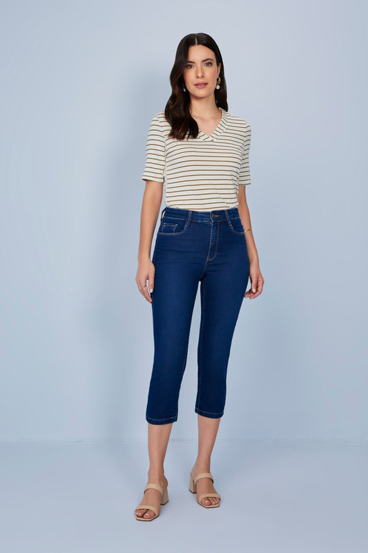 calça jeans cropped cintura intermediária com detalhes bordados
