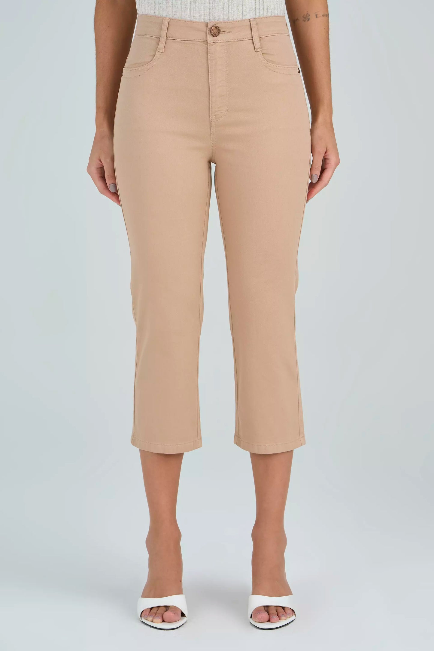 calça sarja color cropped cintura intermediáriabásica