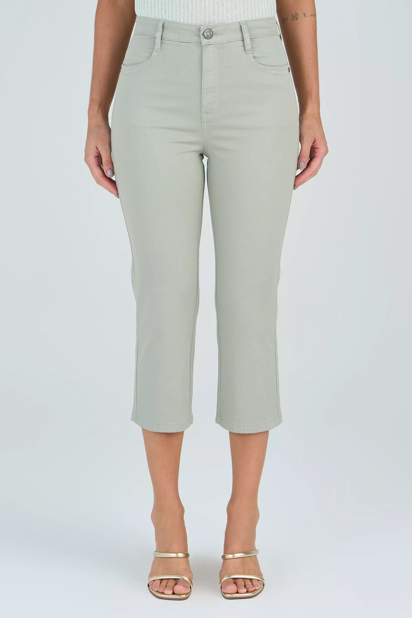 calça sarja color cropped cintura intermediáriabásica