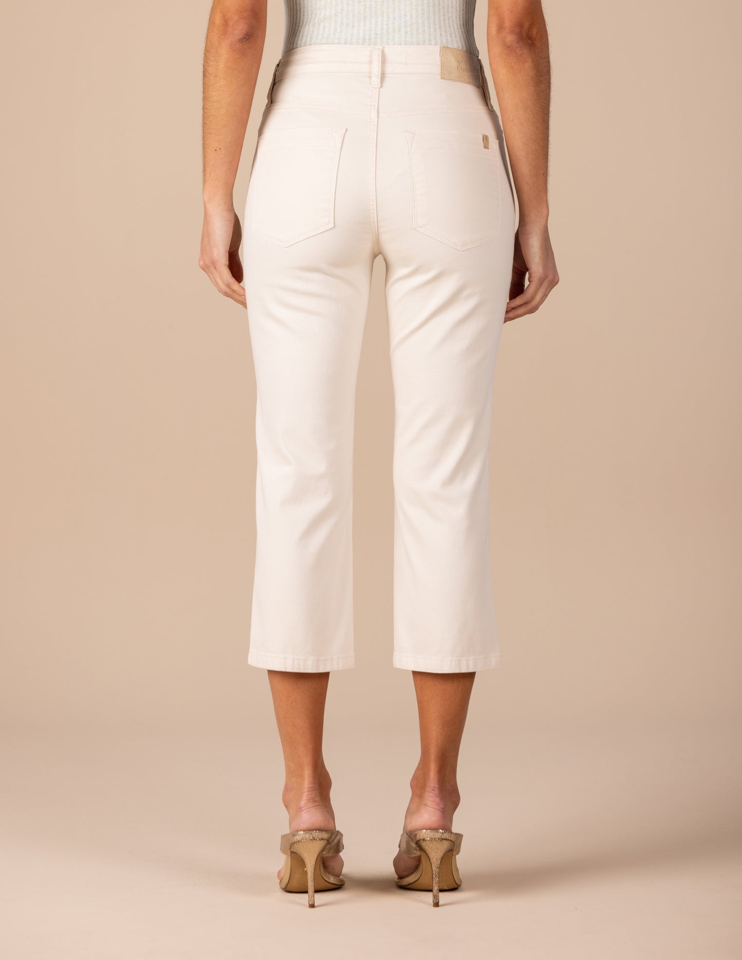 calça sarja color cropped cintura intermediária básica