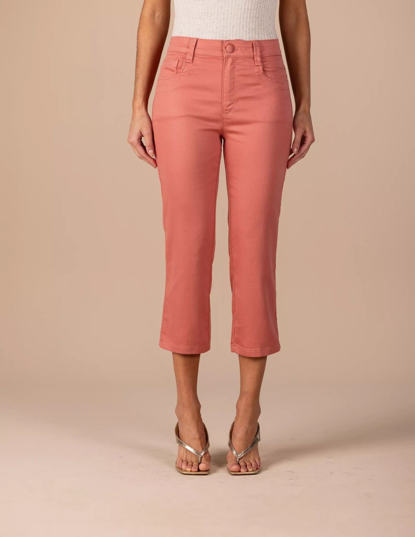 calça sarja color cropped cintura intermediária com pespontos