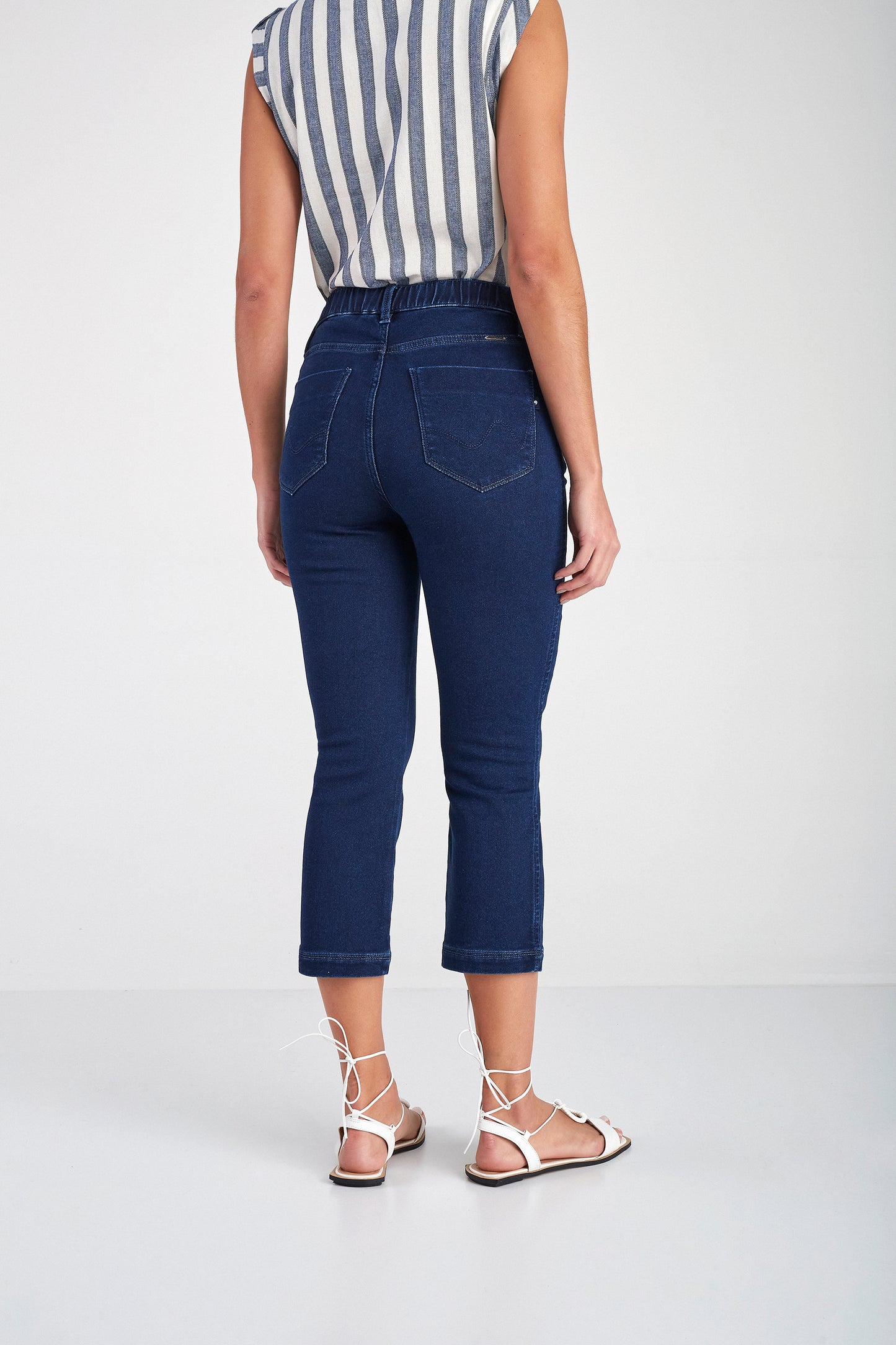 calça jeans cropped cós de elástico