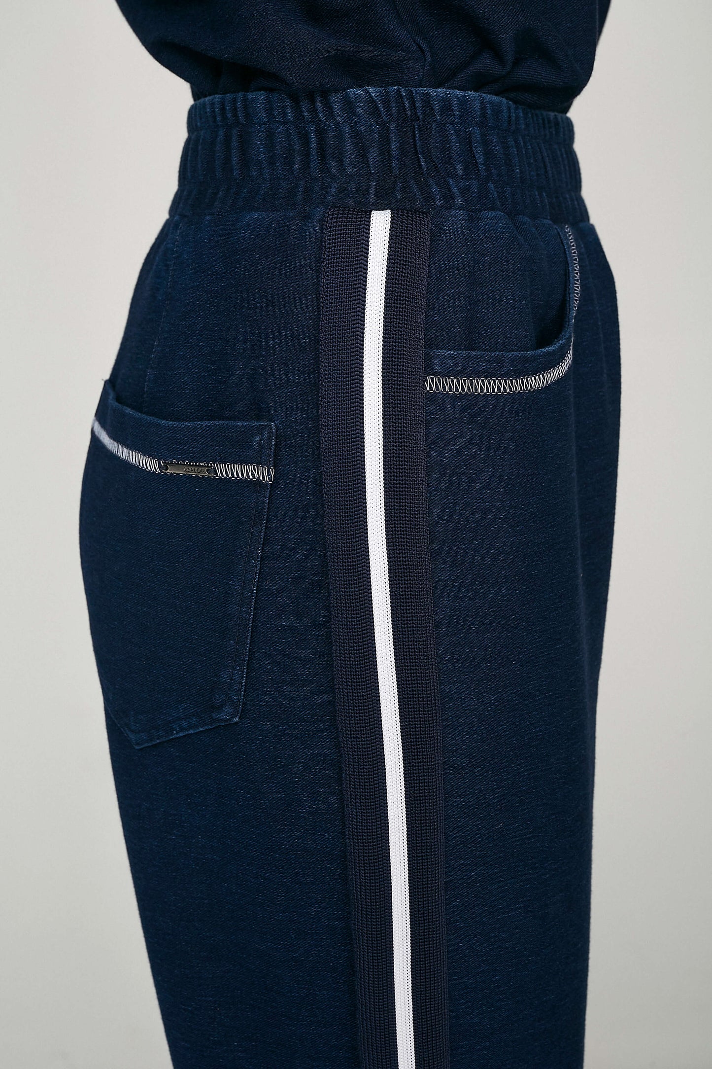 calça denim malha pant cropped cintura intermediária com tricot