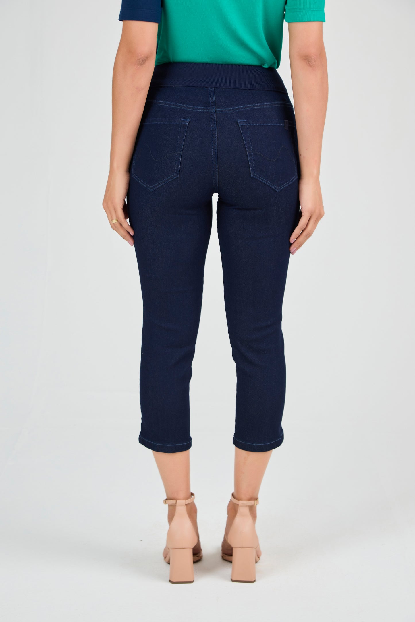 calça jeans cropped cintura intermediária cós de tricot