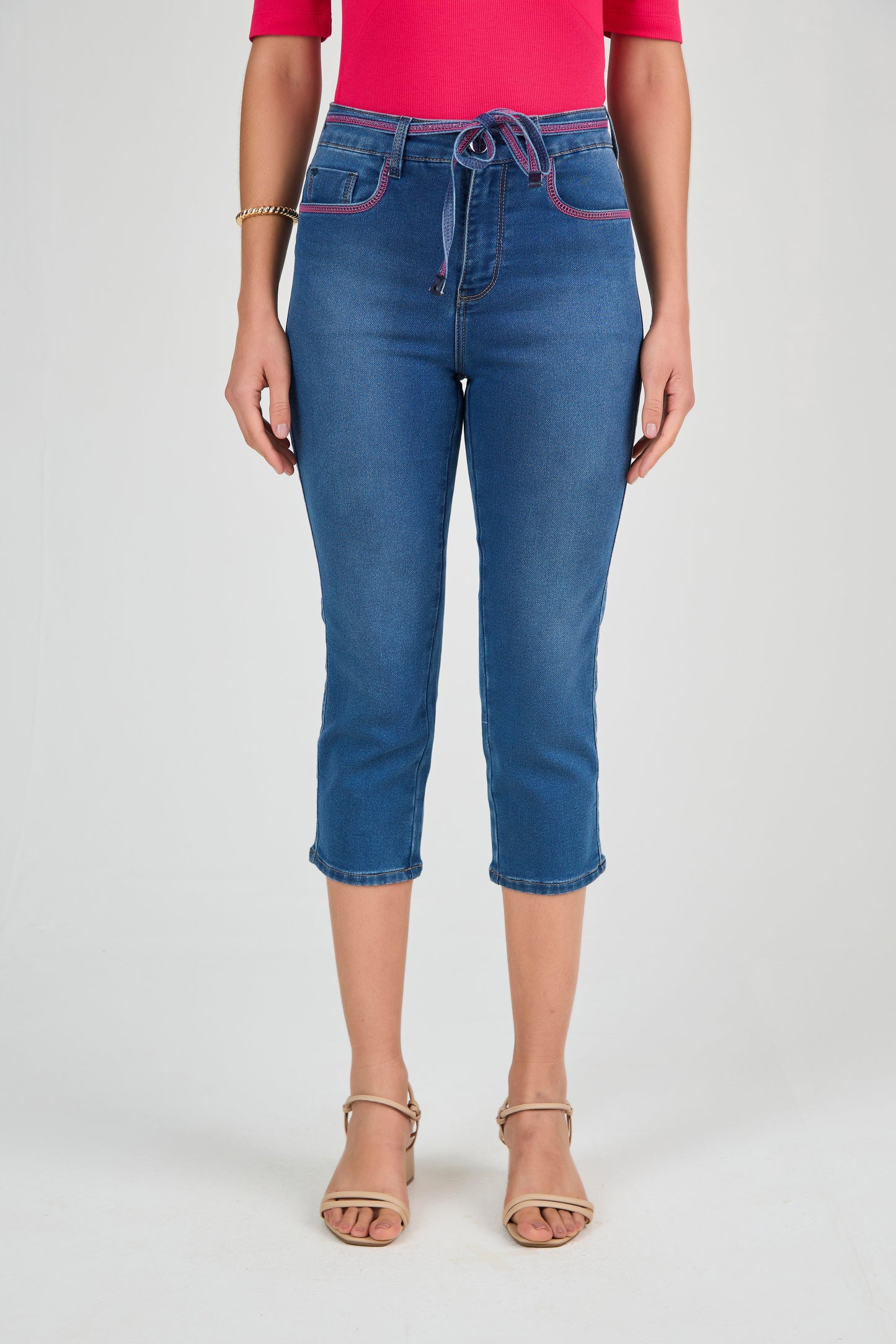 calça jeans malha cropped cintura intermediária com faixa