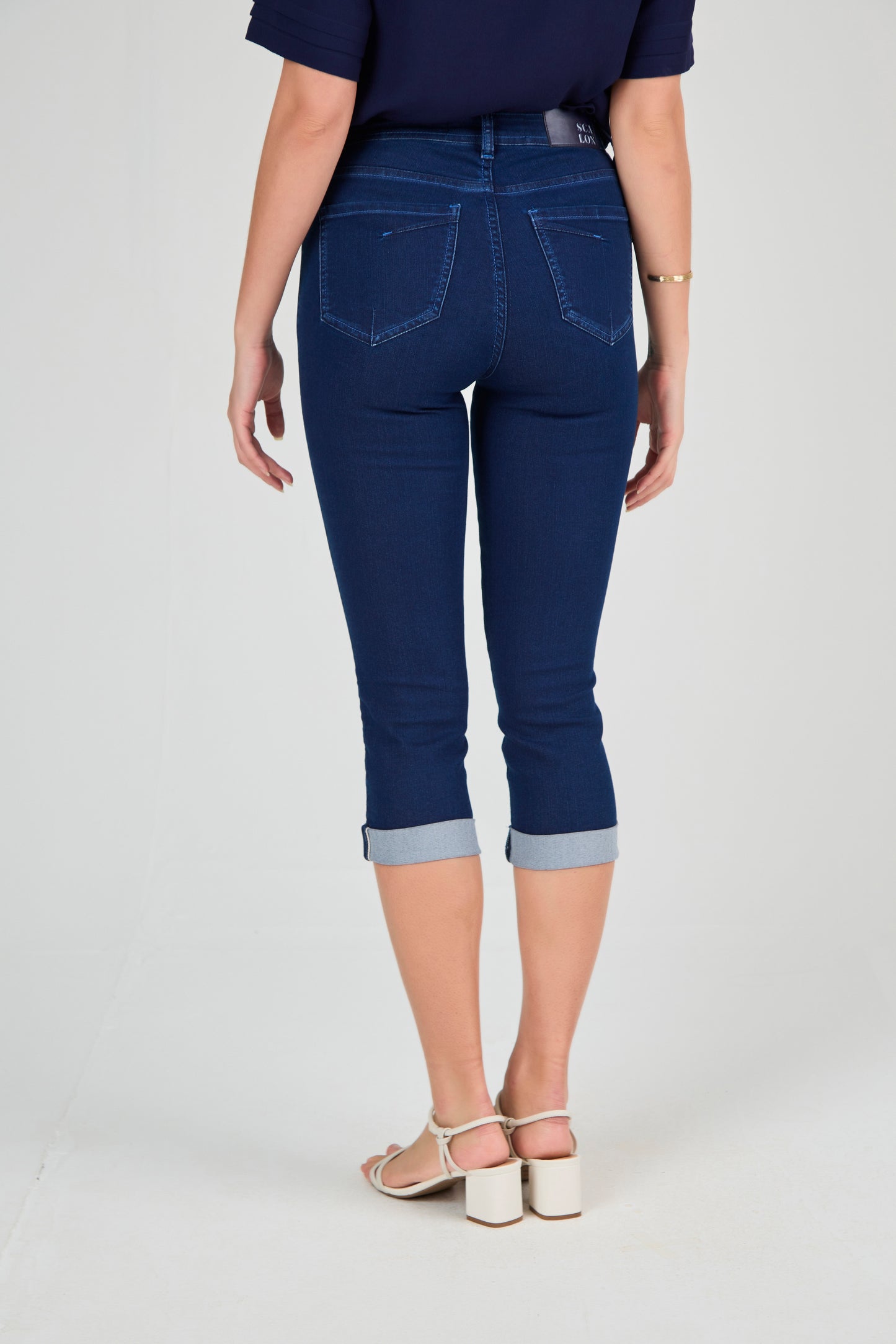 calça jeans cropped cintura intermediária detalhes navy
