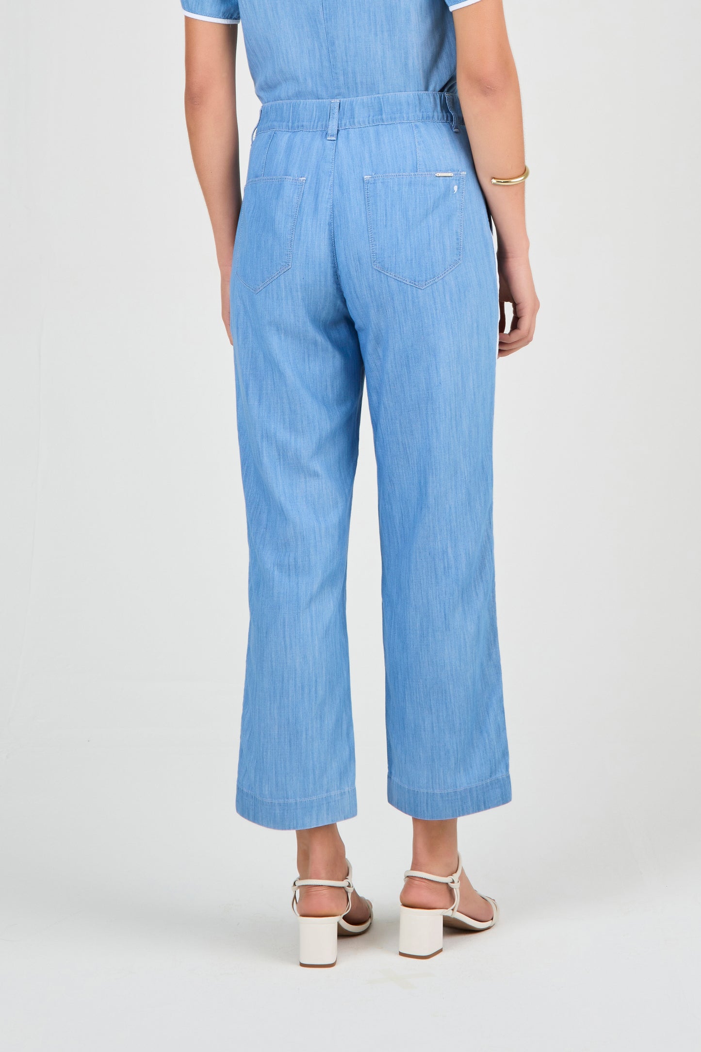 calça jeans pant cropped cintura intermediária com mix de tecidos