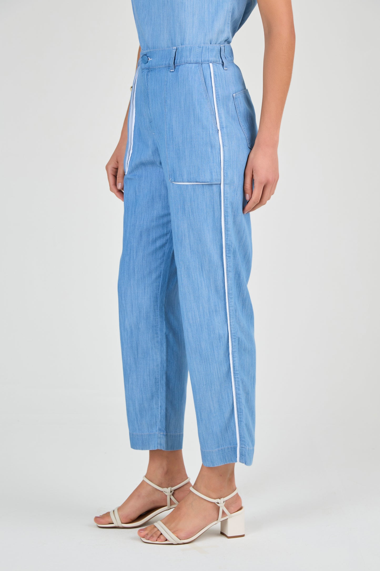 calça jeans pant cropped cintura intermediária com mix de tecidos
