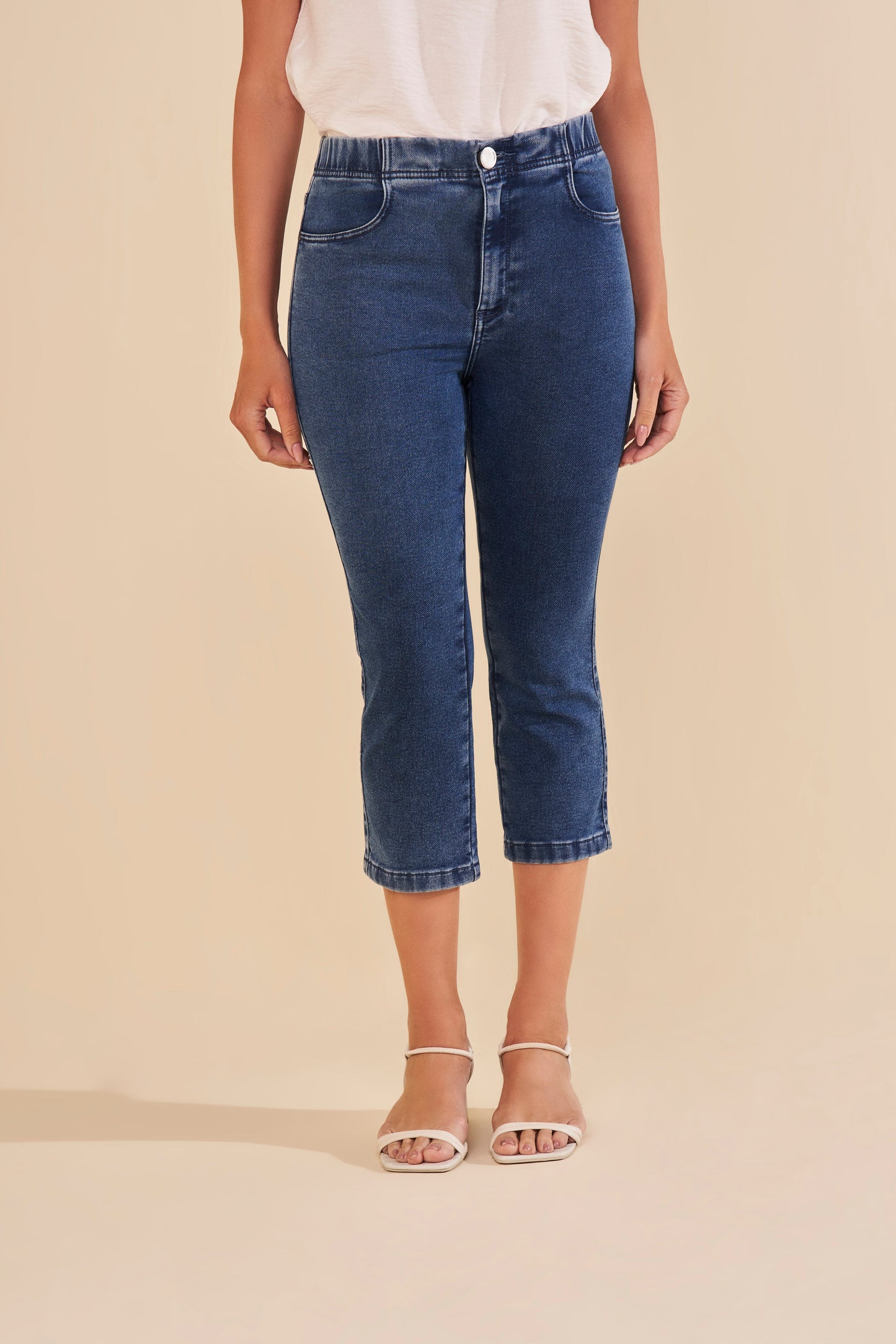 calça jeans malha cropped cintura intermediária com bordado