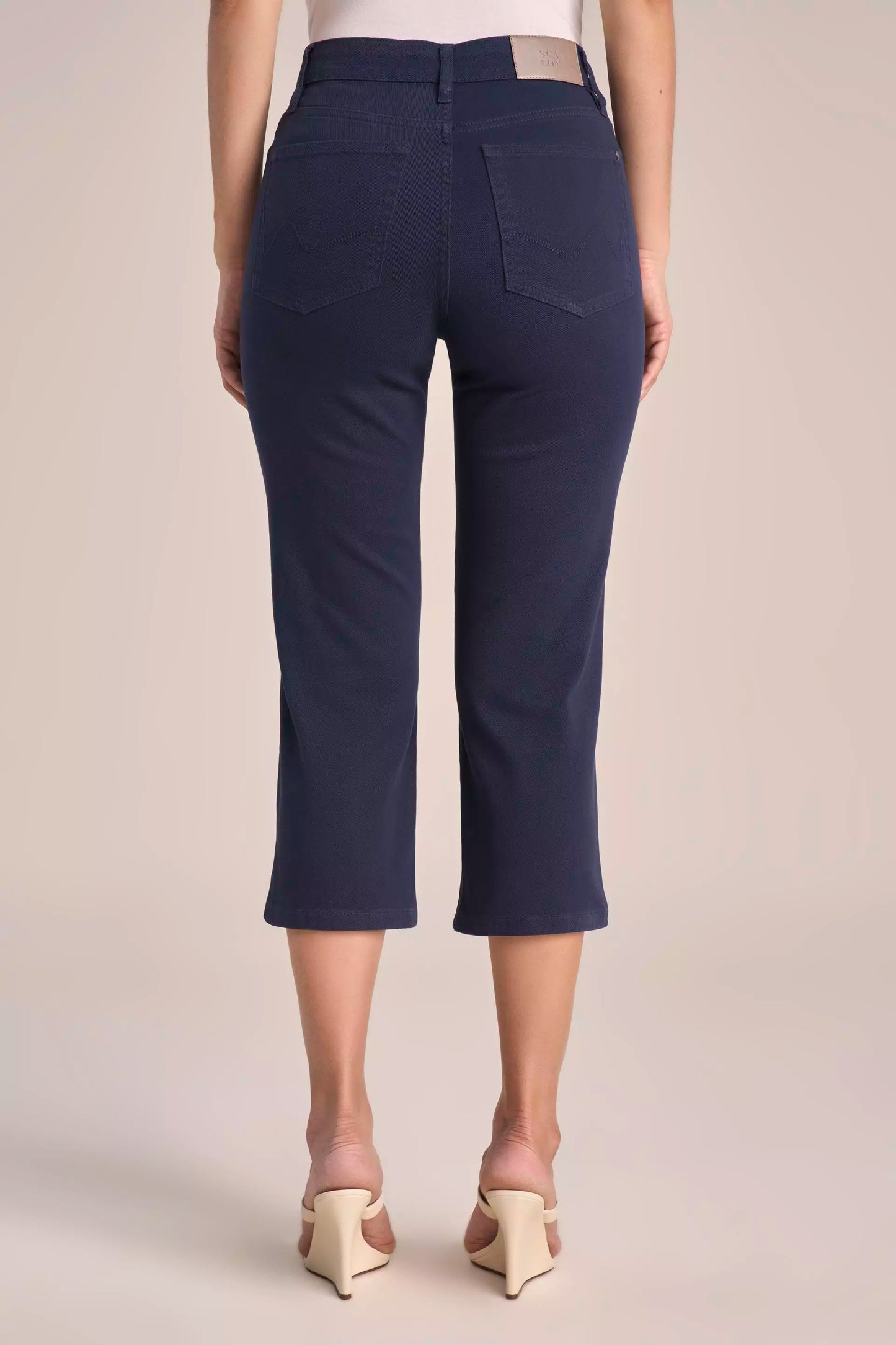 Calça Sarja Color Cropped Cintura Intermediária com Bordado