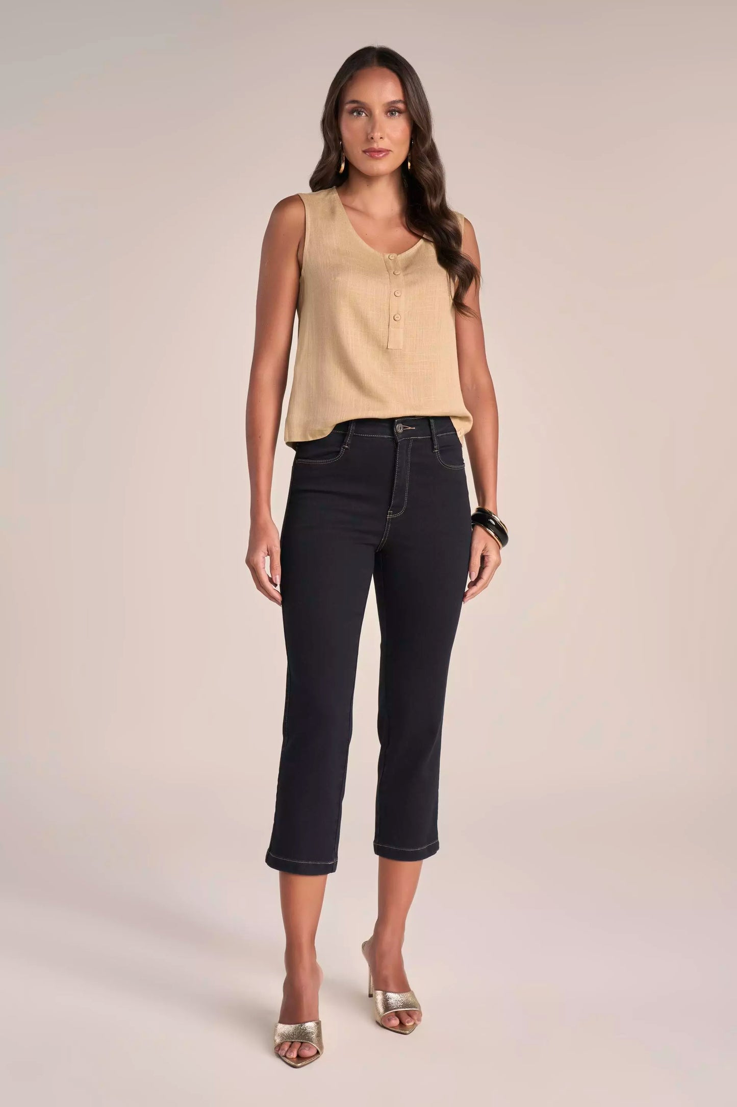 Calça Jeans Black Cropped Cintura Intermediária com Cristais