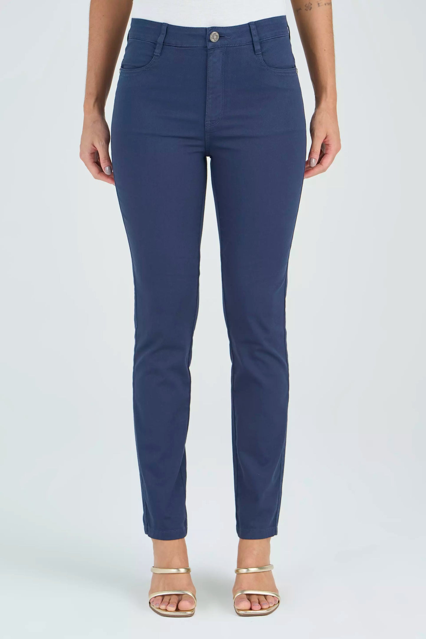 calça sarja color skinny cintura intermediáriabásica