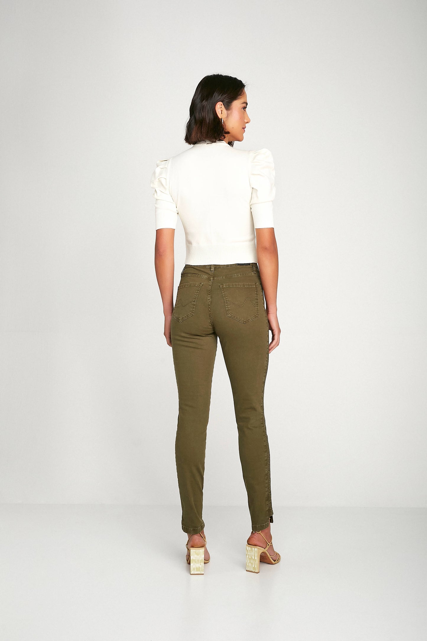 calça sarja skinny cintura intermediária vintage
