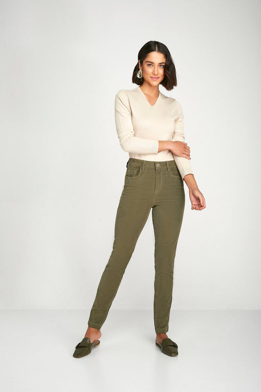 calça sarja skinny cintura intermediária em cotelê