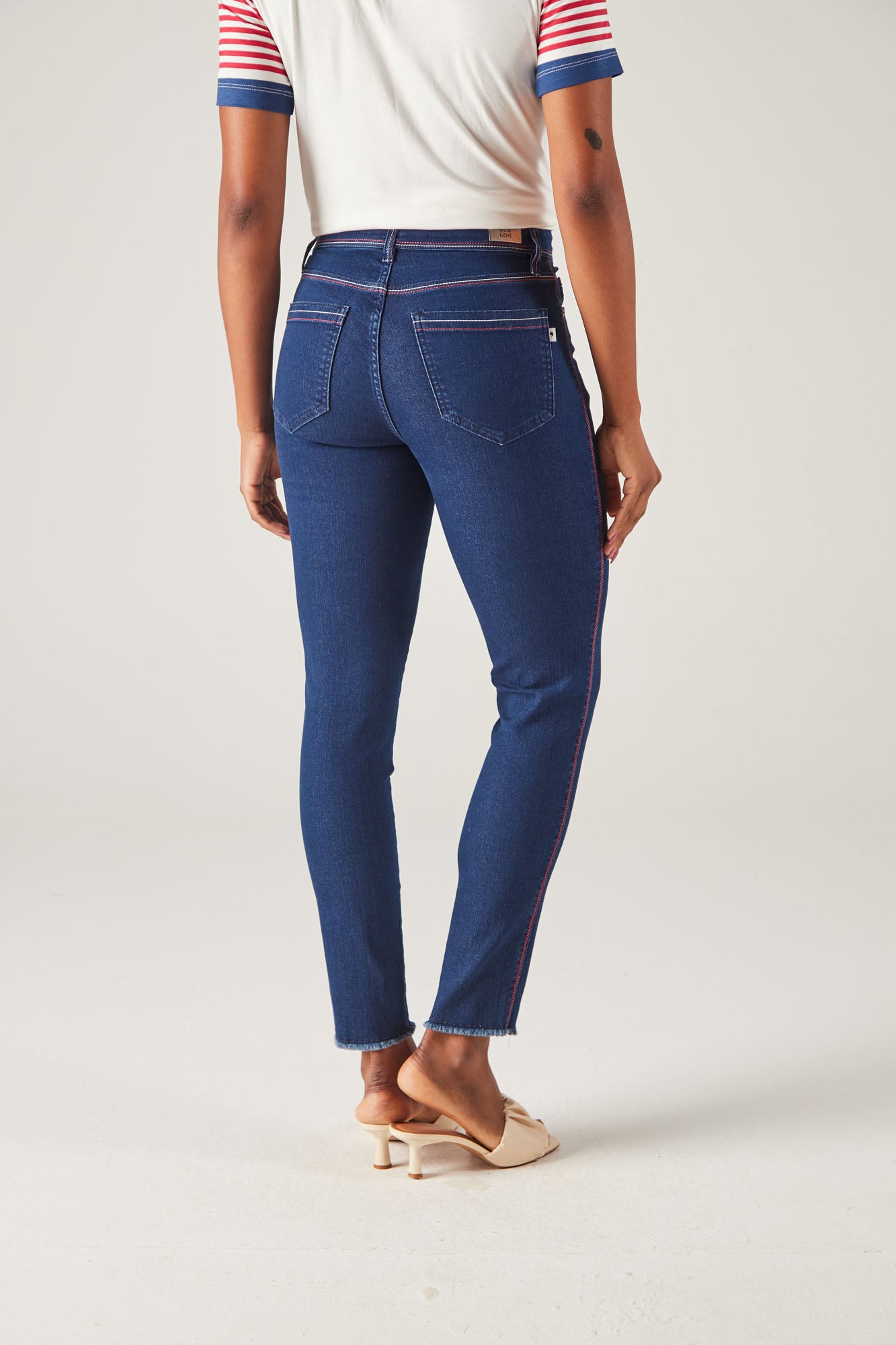 calça jeans skinny cintura intermediária navy