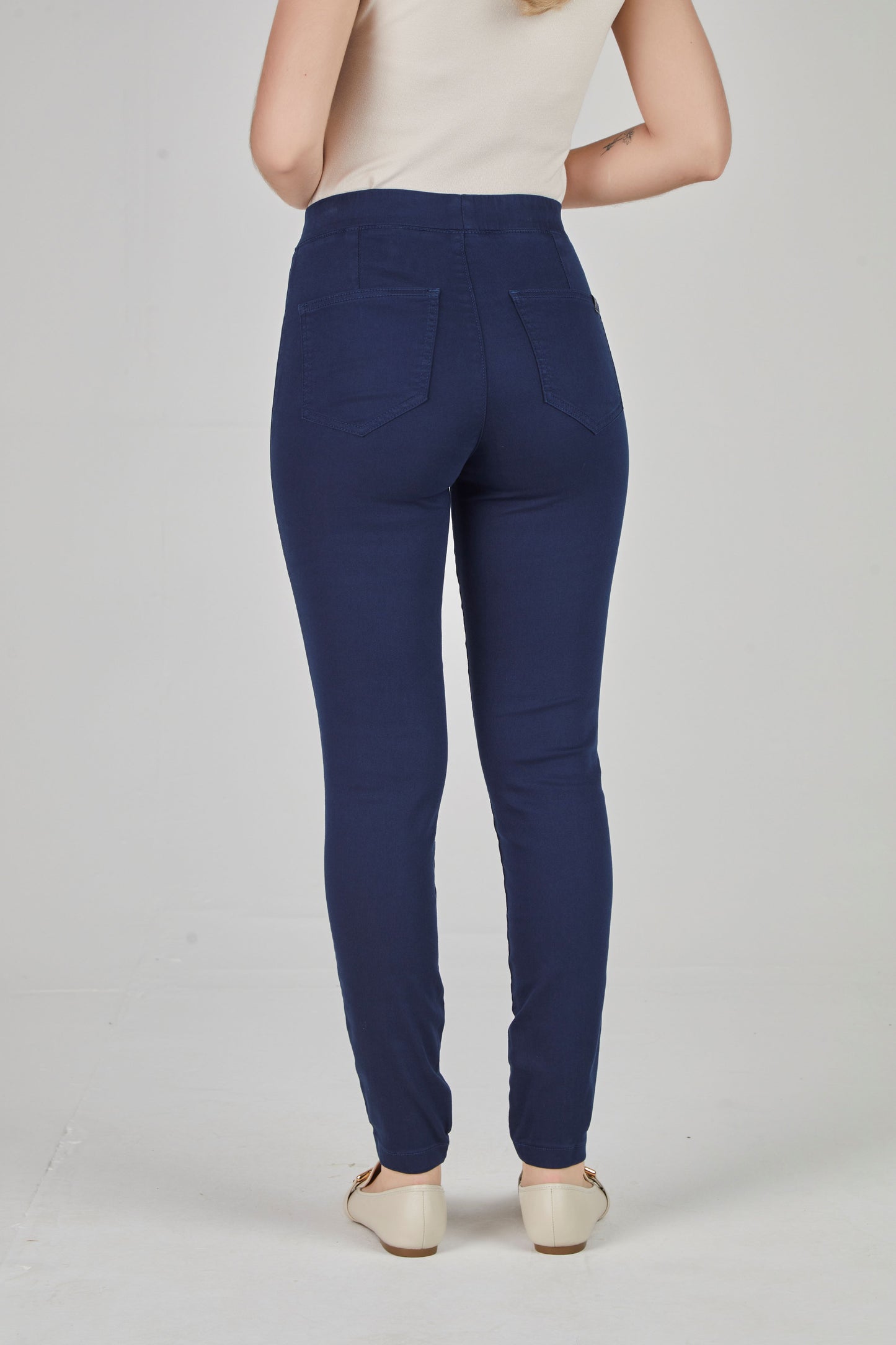 calça sarja color jegging cintura intermediária básica